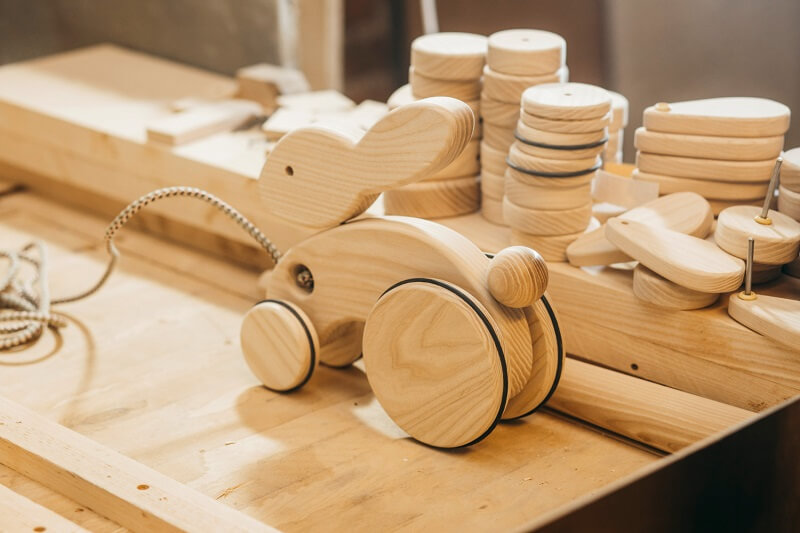 💡 Бизнес-идея: Магазин деревянных игрушек ручной работы