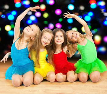 Популярная школа танцев для детей на Парнасе с 80-ю действующих абонементов. Известный бренд