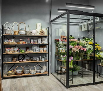 Магазин цветов на первой линии в ЖК